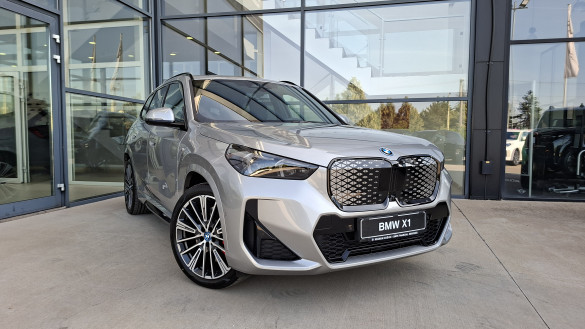  BMW iX1 xDrive30